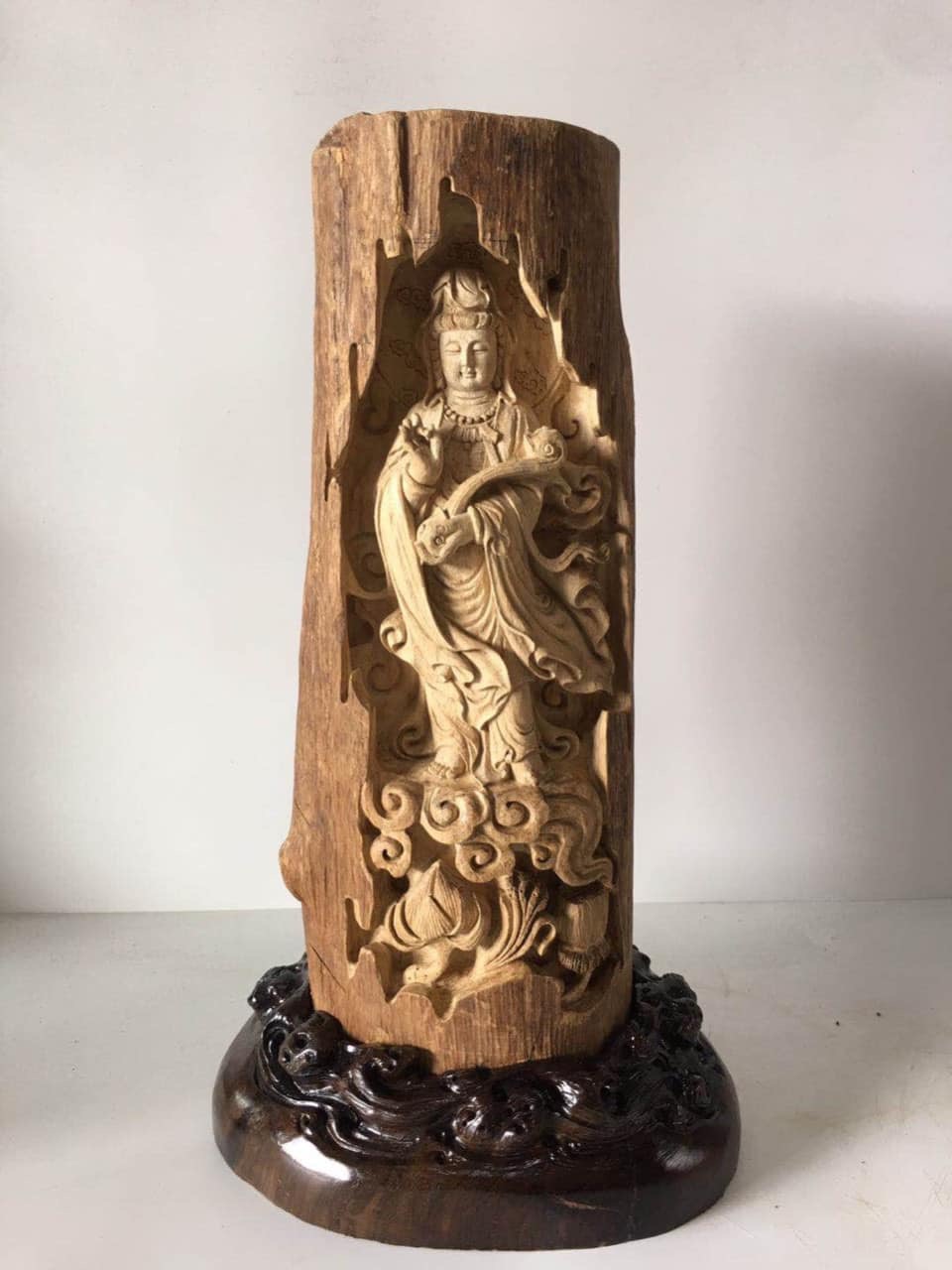 Tượng Quan Âm Trầm Hương Tự Nhiên Cao 50cm Tượng Quan Âm Trầm Hương Tự Nhiên Cao 50cm