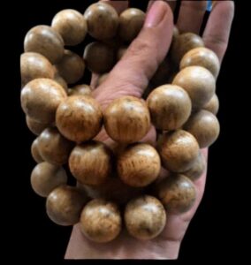 Vòng Trầm Tự Nhiên Indo Thơm Dịu Size 16-18mm