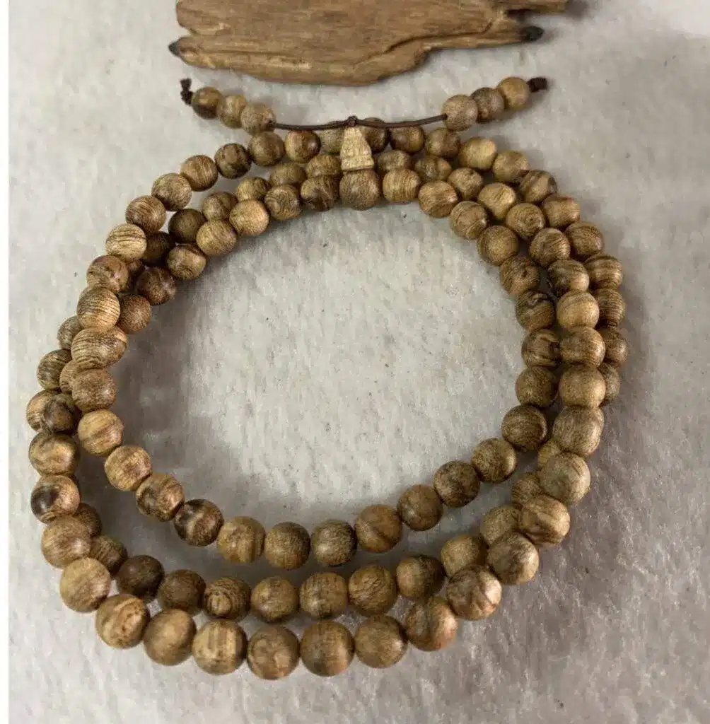 Chuỗi Trầm Hương Tự Nhiên 108 Hạt Size 7mm Chuỗi Trầm Hương Tự Nhiên 108 Hạt Size 7mm
