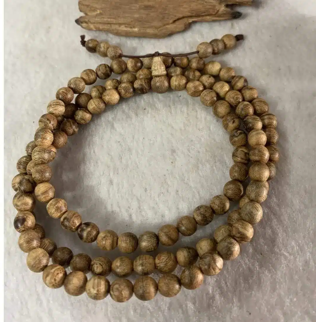 Chuỗi Trầm Hương Tự Nhiên 108 Hạt Size 7mm Chuỗi Trầm Hương Tự Nhiên 108 Hạt Size 7mm