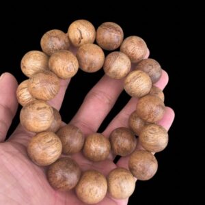 Vòng Trầm Tự Nhiên Indo Thơm Dịu Size 16-18mm