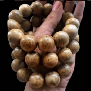 Vòng Trầm Tự Nhiên Indo Thơm Dịu Size 16-18mm