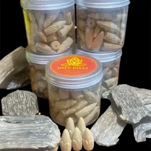 Combo 2 Hộp Nụ Búp Sen Thơm Đặc Biệt Tặng Kèm 1 Lư Sứ Cao Cấp. Combo 2 Hộp Nụ Búp Sen Thơm Đặc Biệt Tặng Kèm 1 Lư Sứ Cao Cấp.