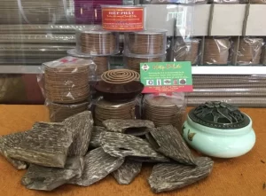 Nhang Trầm Khoanh 4h Thơm Hộp 30 Vòng.